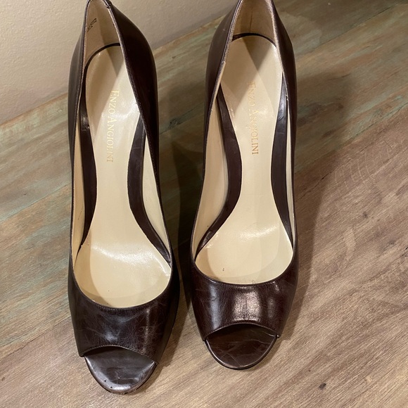 Chocolate Brown Enzo Angiolini heels - Picture 2 of 11